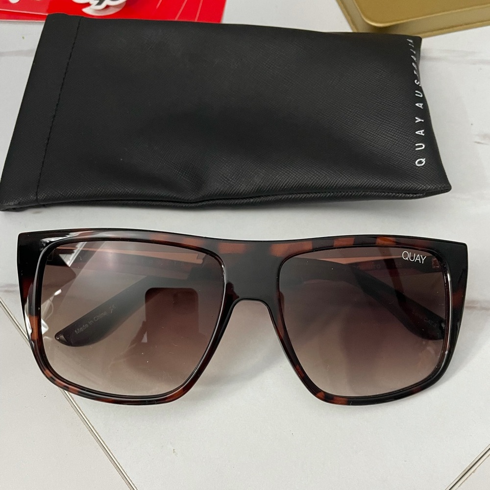 QUAY SUNGLASSES 🕶